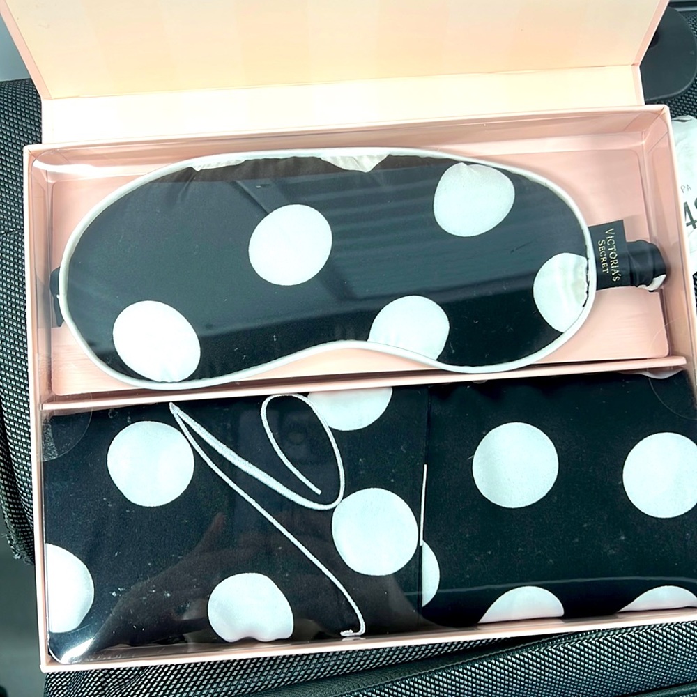 Victoria’s Secret eye mask and pillow case black and white